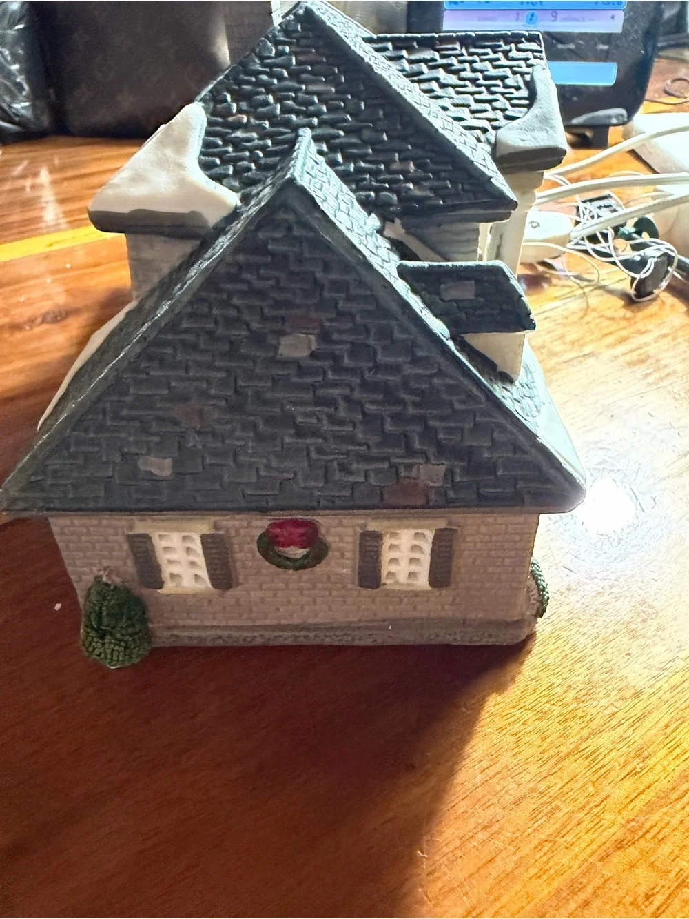 Lemax Dickensvale Porcelain Lighted House - Red, Black & White Box